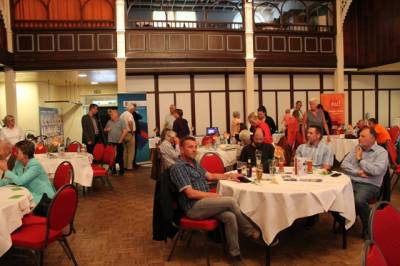 Jeder informierte sich an den Ständen der Verbände und Vereinigungen